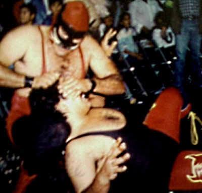 Lucha Memorable - El Chacal en acción